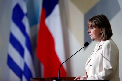 La Presidenta Katerina Sakellaropoulou realizó la conferencia magistral titulada “Derechos Humanos y Democracia”, espacio en el habló de las similitudes entre Chile y Grecia.